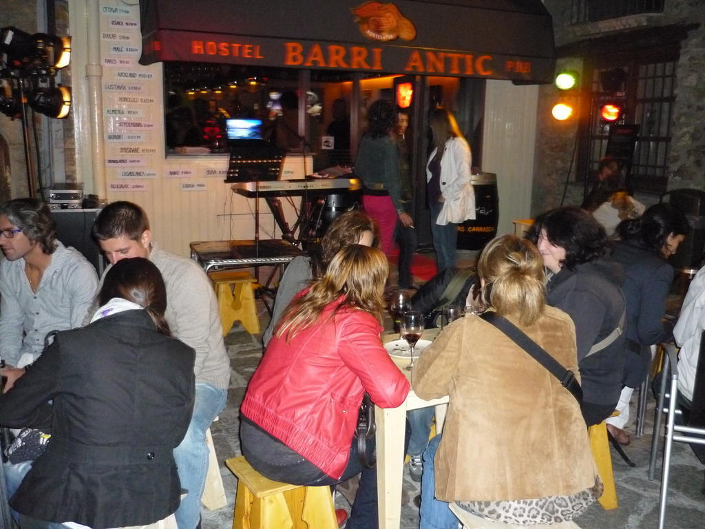 Barri Antic Hostel & Pub Andorra-a-Velha Exterior foto